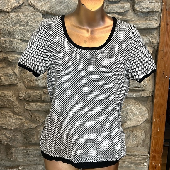 Reitmans Tops - Short sleeve knit top